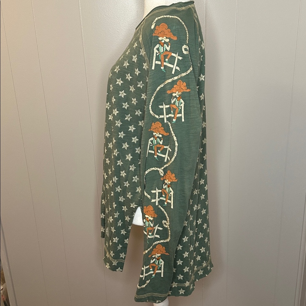🐎 Double D Ranch Cowboys Up My Sleeve Top Boho Western Bohemian NWT Long Sleeve - Picture 8 of 13